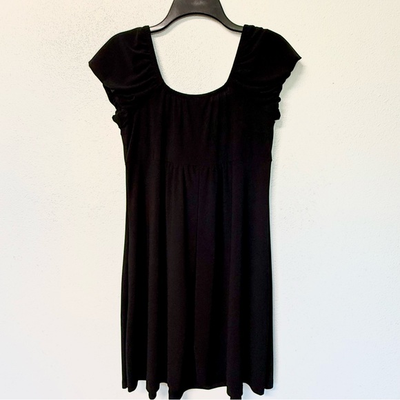 Kupcake Black Dress with Ruched Sleeves - Picture 5 of 7